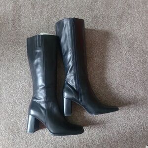 Elegant Black Leather Heeled Boots